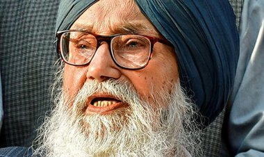 Former Punjab Chief Minister Prakash Singh Badal Passes Away at 95, Condolences Pour In