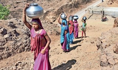 आज के वर्तमान समय में भी मध्य प्रदेश के इलाकों में पानी के लिए जद्दोजहद ।