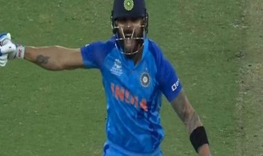 टी20 वर्ल्ड कप : विराट करिश्मे के आगे पकिस्तान हुआ पस्त, भारत की पकिस्तान पर चार विकेट से शानदार जीत