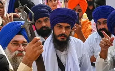Amritpal Singh Arrest Operation: अमृतपाल सिंह के खिलाफ पंजाब पुलिस का एक्शन जारी, अब करीबी दलजीत कलसी को गुरुग्राम से हिरासत में लिया
