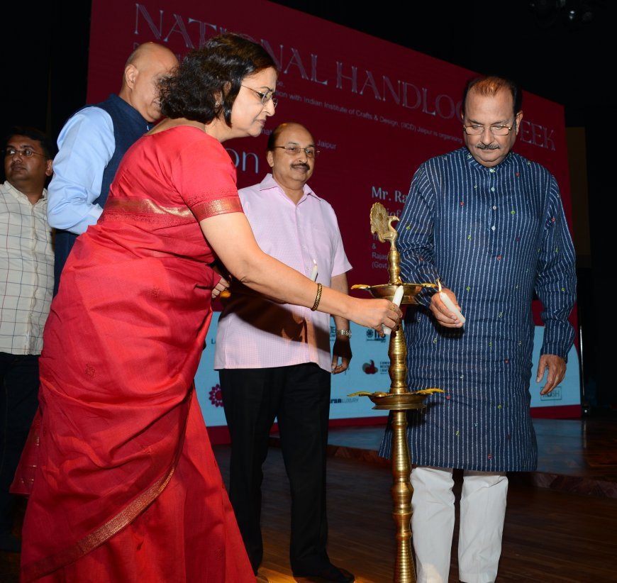नेशनल हैण्डलूम वीक -2023 राजस्थान इंटरनेशनल सेंटर में फैशन शो का हुआ आयोजन, वसुधैव कुटुम्बकम् की थीम पर आयोजित हुआ फैशन शो